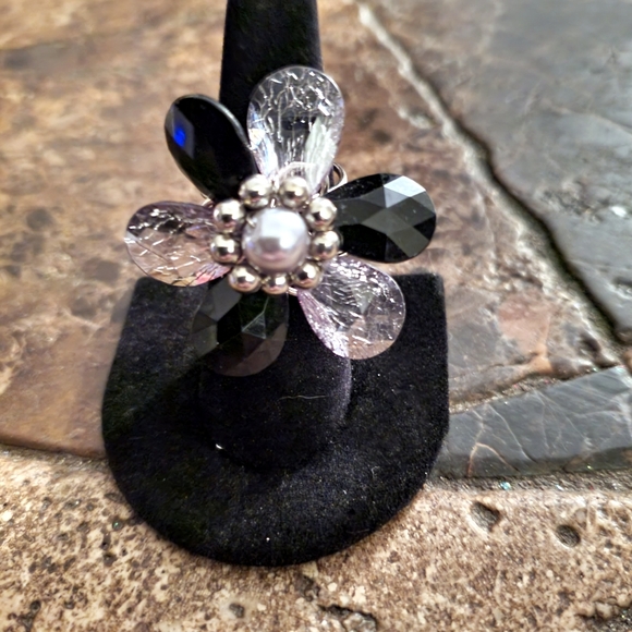 Black Clear Silver Adjustable Fashion Ring - Picture 3 of 4